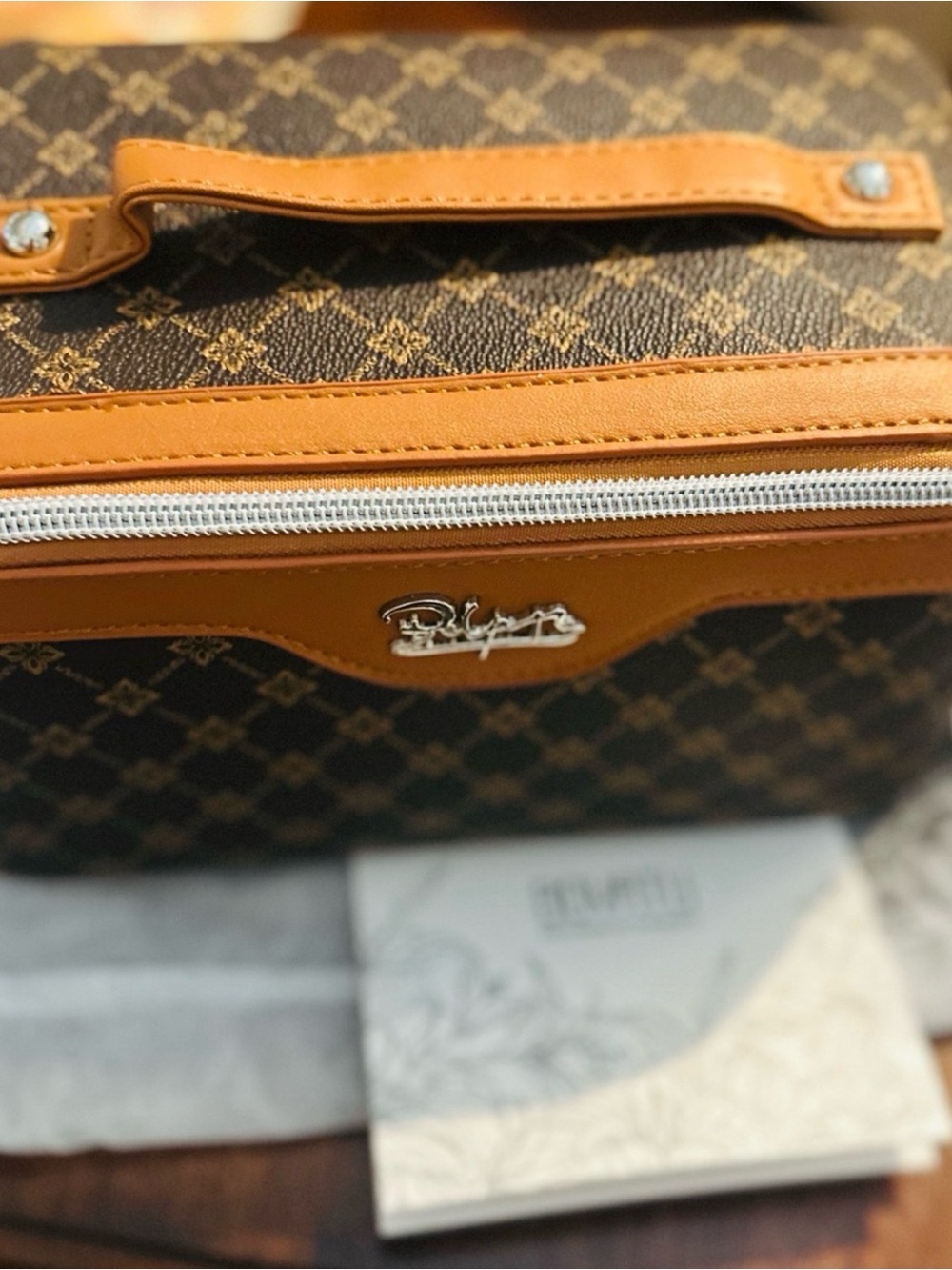 ✨New With Tags Boyatu Brown Travel Bag